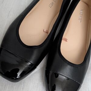 Elegant Black Women's Flats